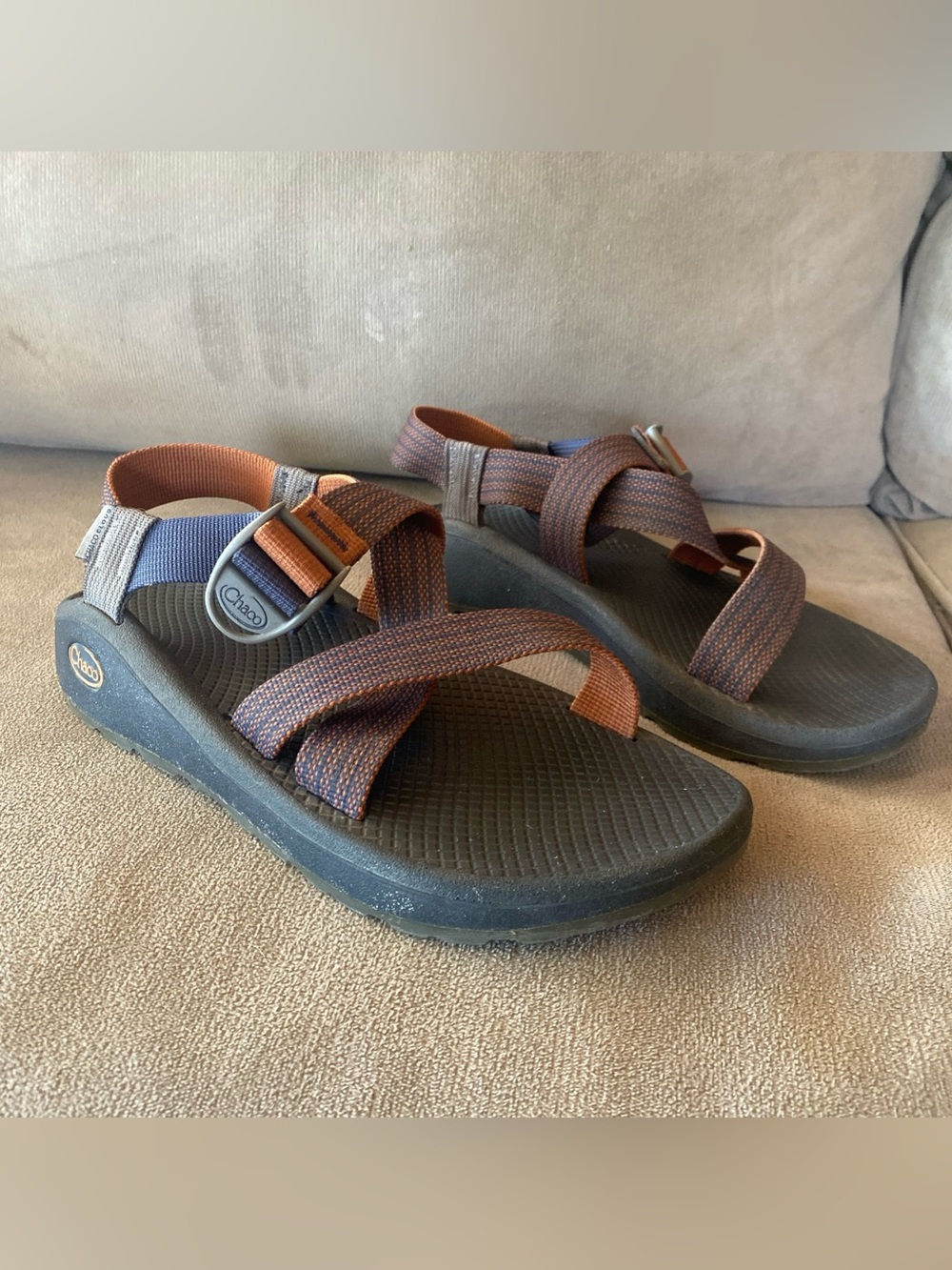 Chacos Cloud Strappy Sandals Men’s Size 8 Orange/blue Adjustable Strap Water